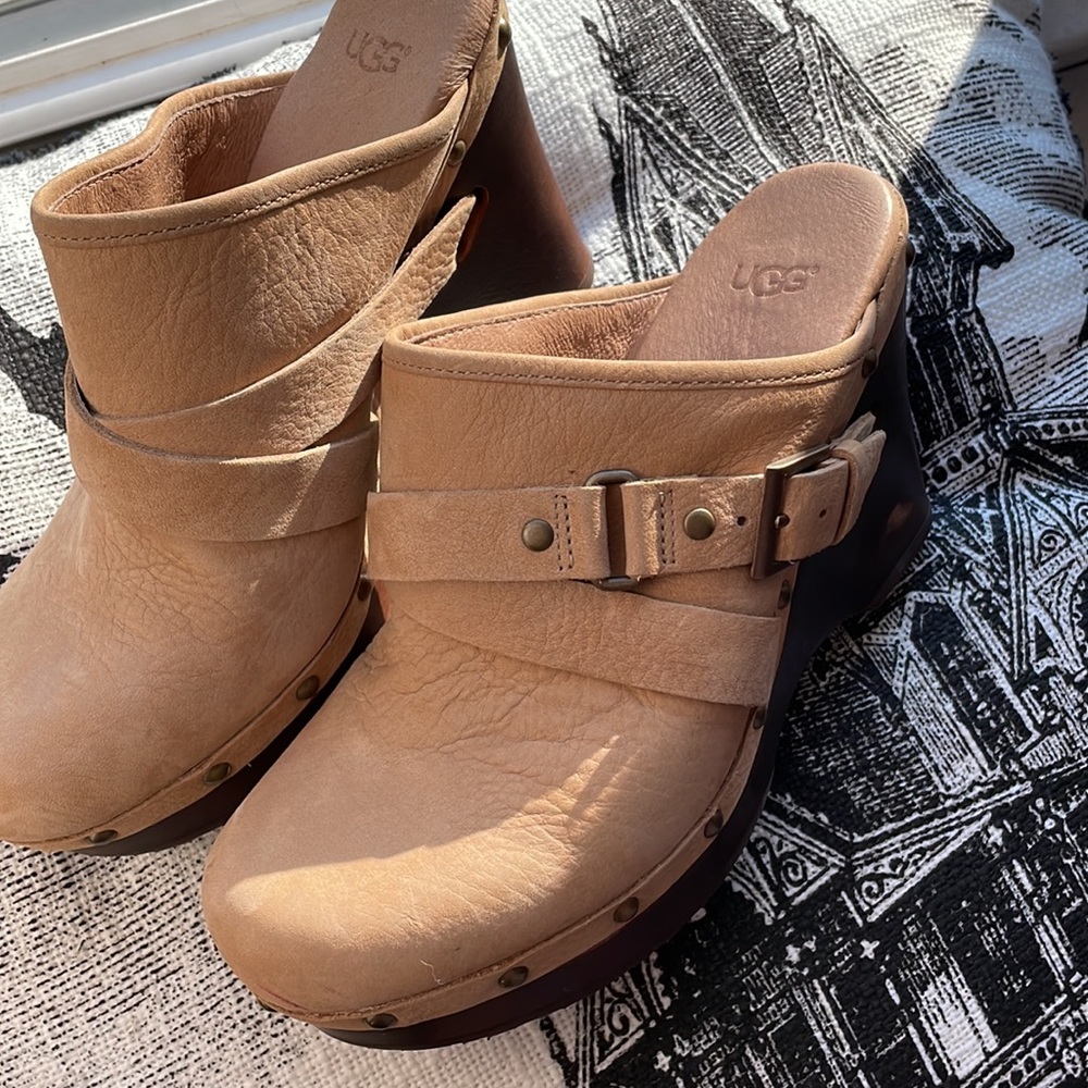 Uggs Clogs - image 4